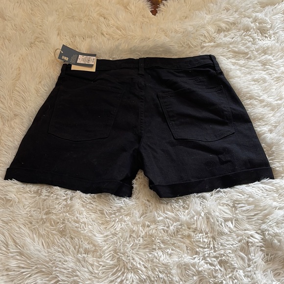 Universal Threads High Rise Shorts - Picture 2 of 3